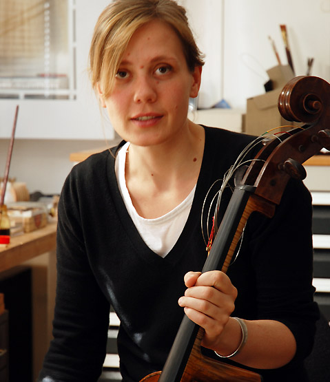 instrument restorer Bettina Hayn